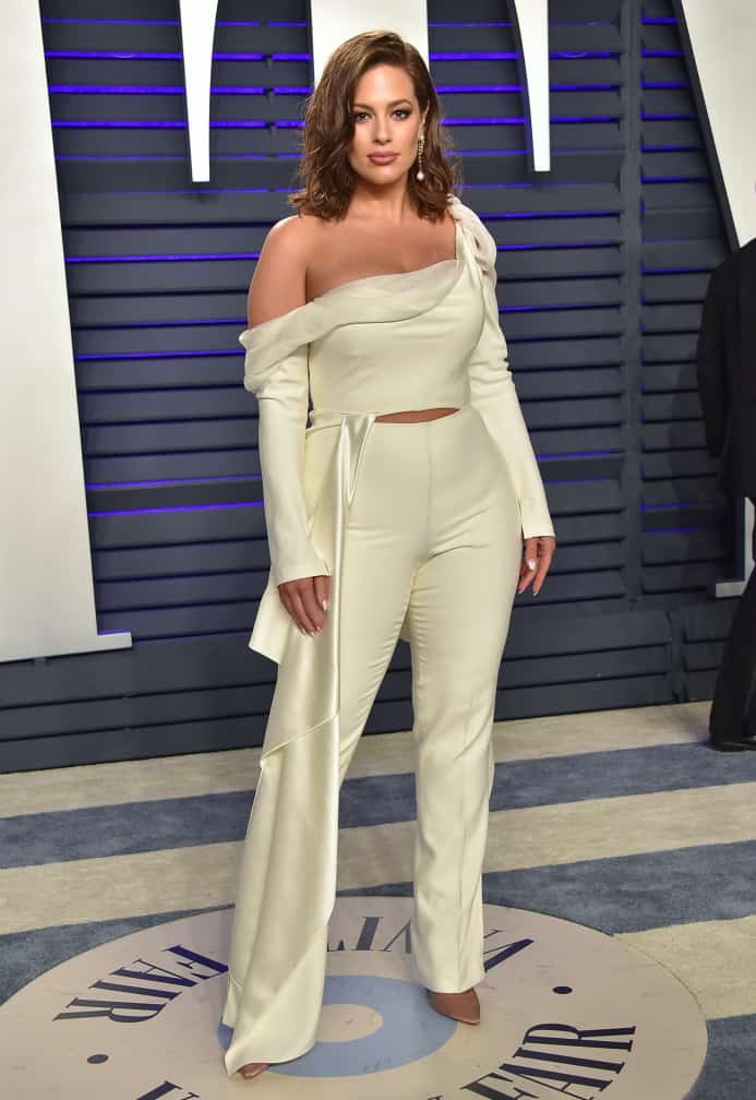 Ashley Graham Measurements: Height, Weight, Bra Size, Breast Size & More 34 Ashley at Vanity Fair Oscar Party