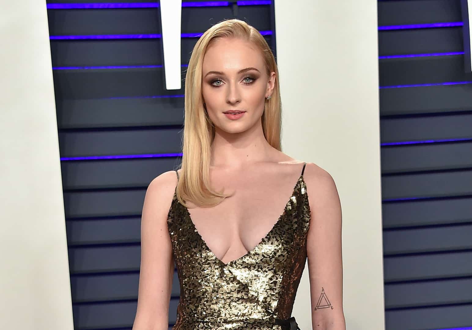 Sophie turner breasts