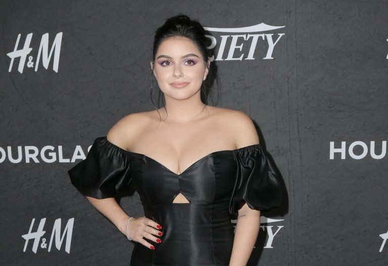 Winter boobs ariel Ariel Winter