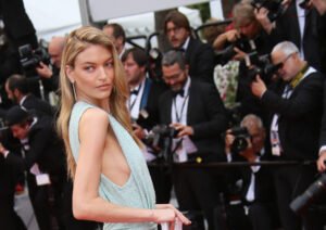 Martha Hunt's Height, Weight, Age, Biography, Relationships & More 2 Martha Hunt