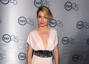 Sarah Carter's Height, Weight, Age, Biography, Relationships & More 5 Sarah Carter