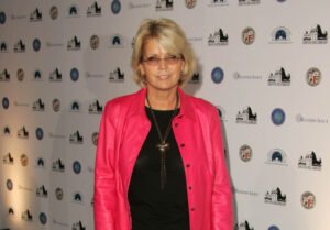Meredith Baxter's Age, Height, Weight, Biography, Relationships & More 8 Meredith Baxter