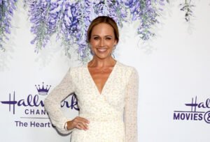 Nikki DeLoach's Age, Height, Weight, Biography, Relationships & More 7 Nikki DeLoach