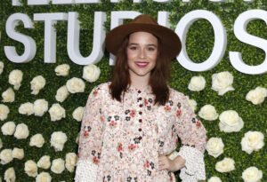Renee Felice Smith's Age, Height, Weight, Biography, Relationships & More 2 Renee Felice Smith