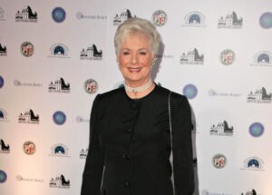 Shirley Jones' Age, Height, Weight, Biography, Relationships & More 3 Shirley Jones