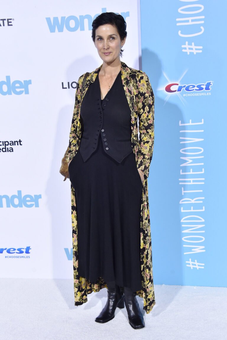 Carrie Anne Moss Measurements Height, Weight & More