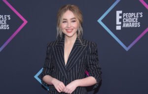 Sabrina Carpenter’s Height, Weight, Biography, Net Worth, and More 4 Sabrina Carpenter