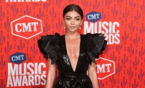 Sarah Hyland’s Age, Height, Weight, Biography, Relationships & More 5 Sarah Hyland