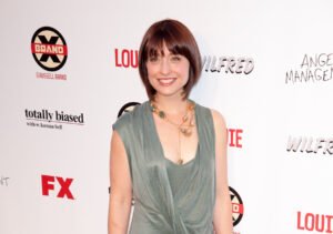 Allison Mack's Age, Height, Weight, Biography, Relationships & More 3 Allison Mack