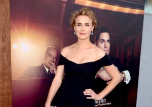 Dominique McElligott's Age, Height, Weight, Biography, Relationships & More 6 Dominique McElligott