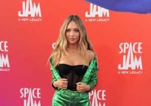 Maddie Ziegler's Age, Height, Weight, Biography, Relationships & More 4 Maddie Ziegler
