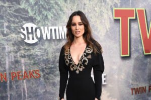 Bérénice Marlohe's Height, Weight, Age, Fun Facts & More 8 Berenice Marlohe