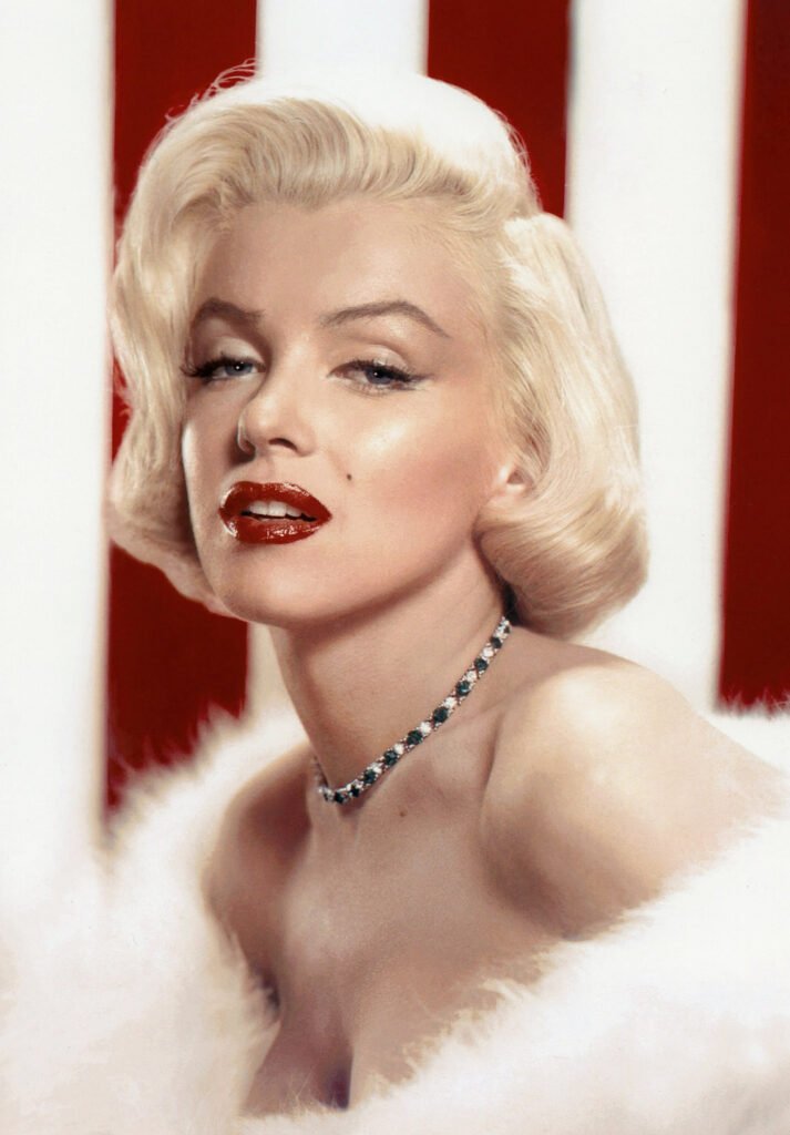 "Blonde Bombshell" Marilyn Monroe's Height, Weight, Size & More 3 Norma Jeane Mortenson