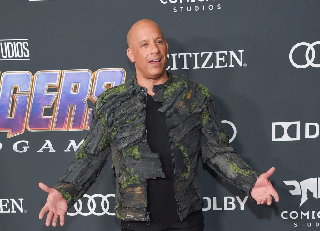 Leonardo DiCaprio&rsquo;s Height, Weight, Age, Facts, & More