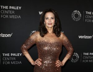 Lynda Carter's Height, Weight & Size (Behind 'Wonder Woman 1984') 4 Lynda Carter