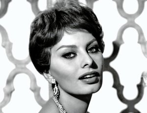 Sophia Loren Behind 'Two Women': Her Height, Weight, Size & More 3 Sophia Loren