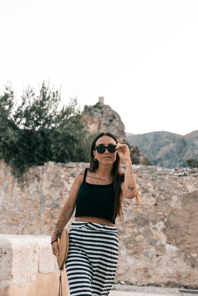 Stylish Hiking Date Outfit