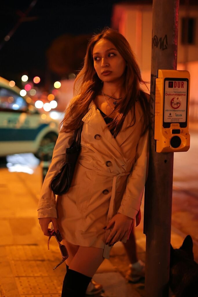 Autumn Movie Date Outfits