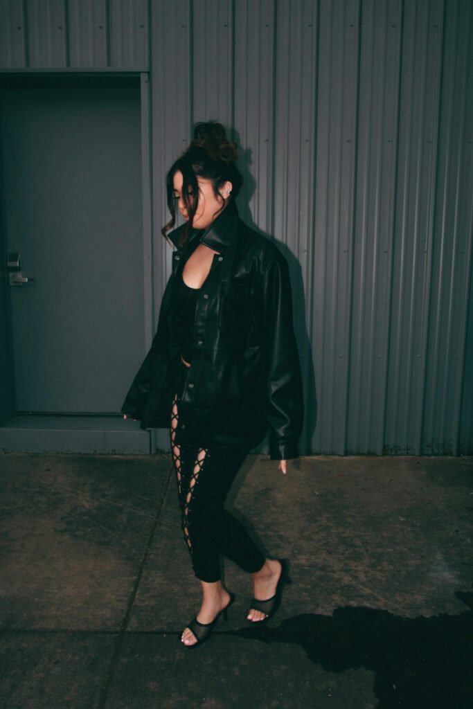 Cozy Autumn Concert Outfit (2)