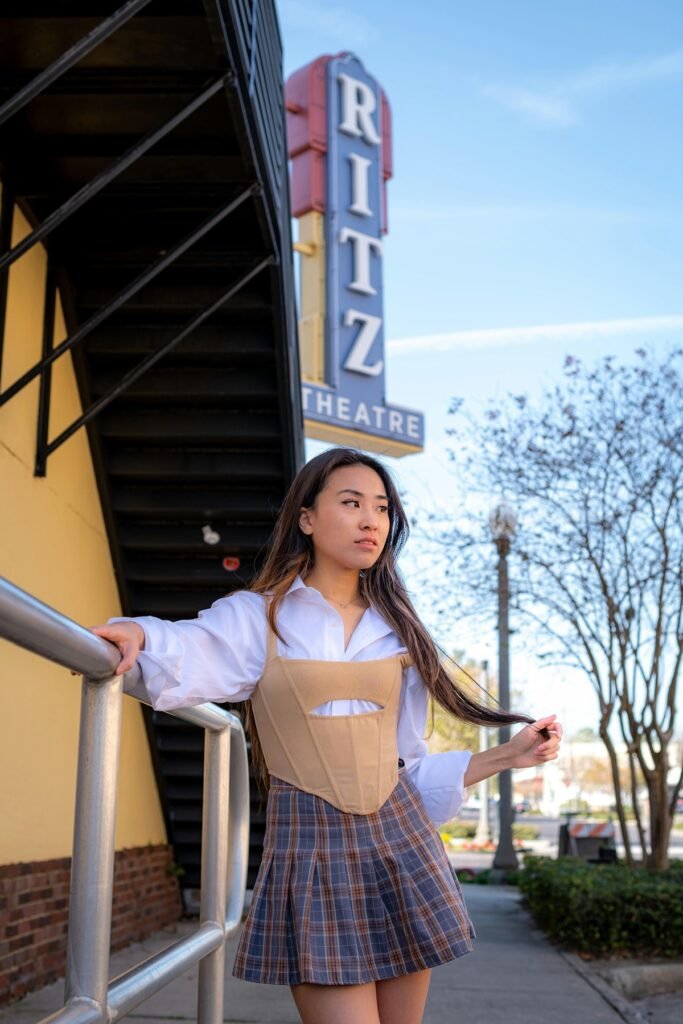 Cute Summer Movie Date Outfit (2)