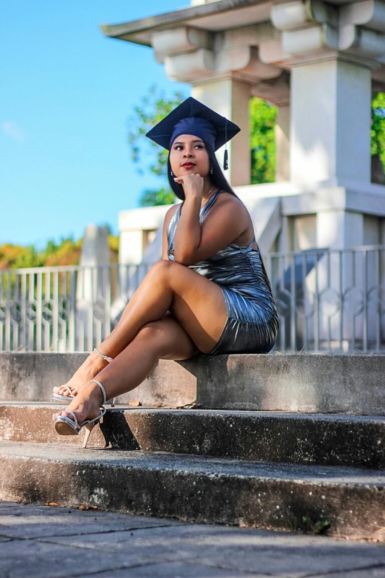 37+ Stylish Graduation Outfits for Fashionable Graduates