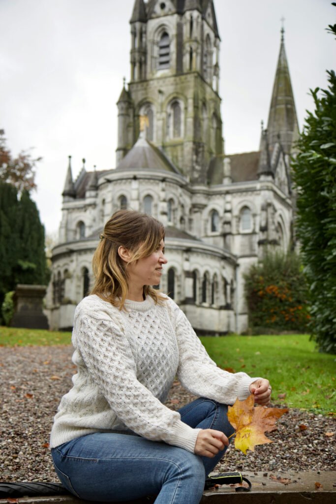 For a church outfit that is winter apt and simple, this sweater and jeans combo is plenty. You can personalize the look with uggs, beanies and longline coats.
