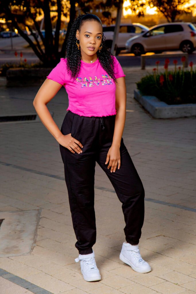 Black Women Sweatpants Outfit