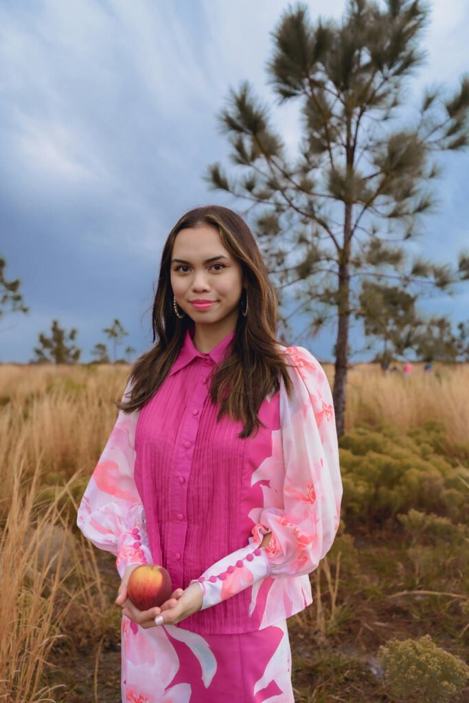 Chic Apple Picking Outfit (1)