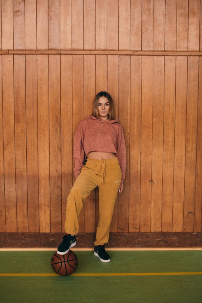 Cute Sweatpants Outfit (2)