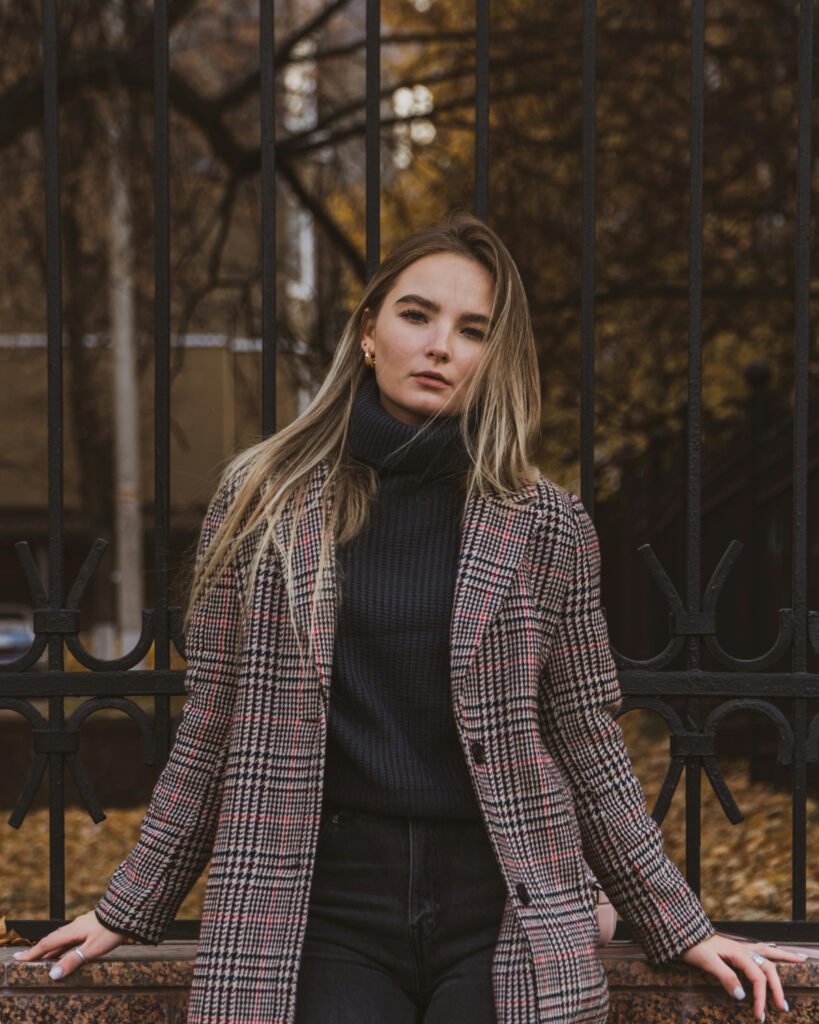 Elegant Dark Academia Outfit (2)