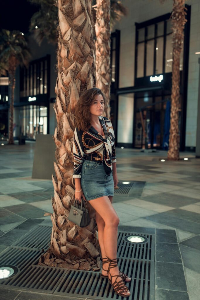 Chic Streetwear Denim Mini Skirt Outfit