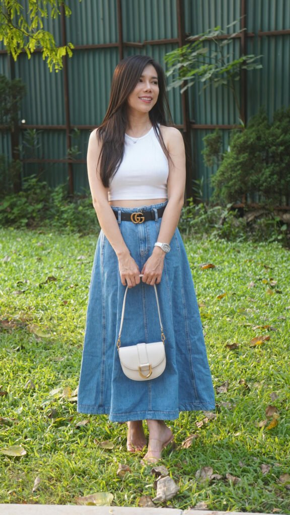 Classy Long Jean Skirt Outfit