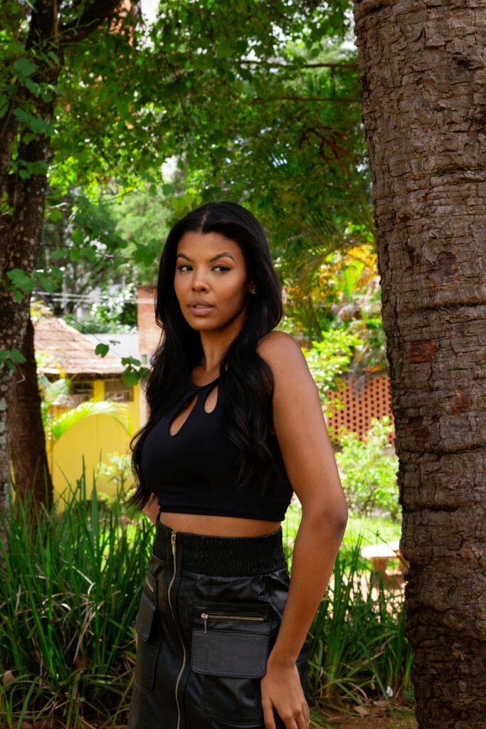 Effortlessly Chic Leather Skirt Outfit