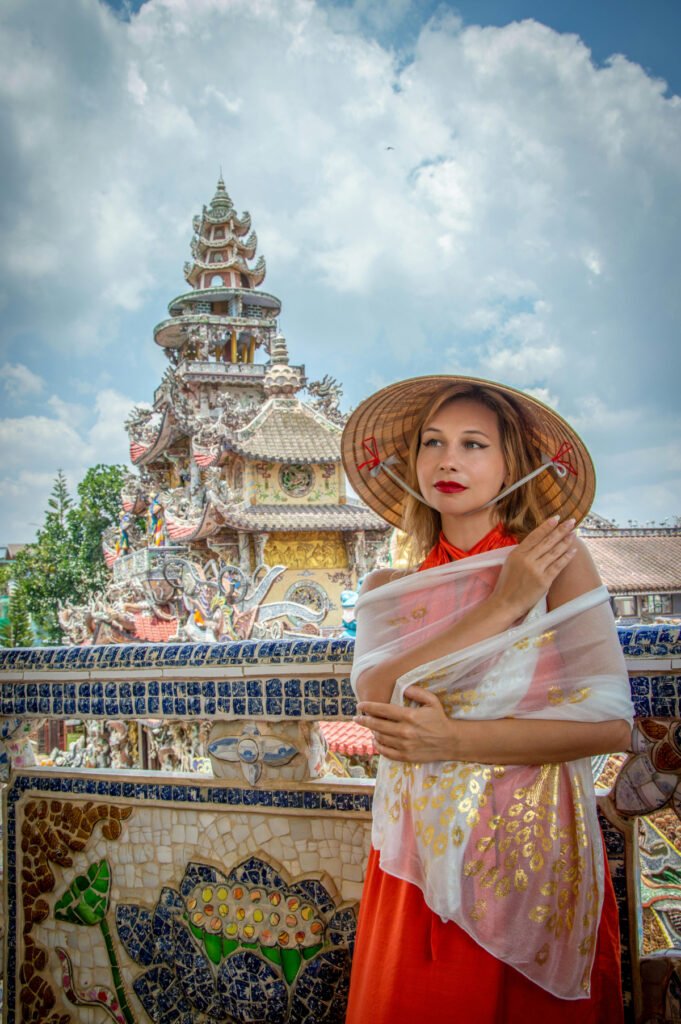 Minimal Elegant Thailand Outfit