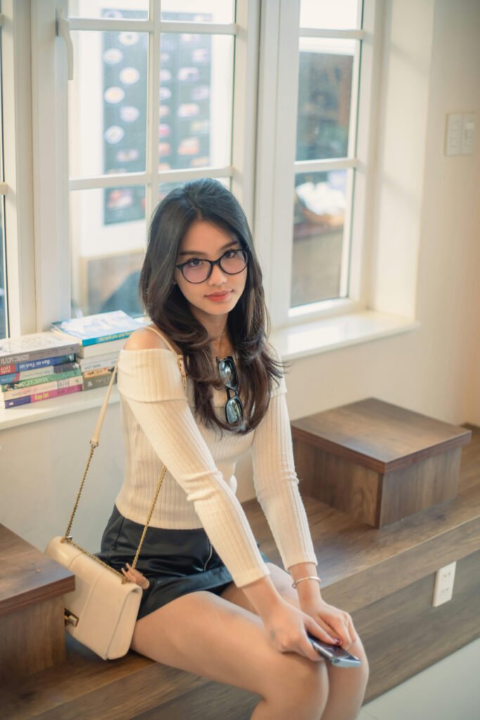 Minimally Elegant Leather Skirt Outfit