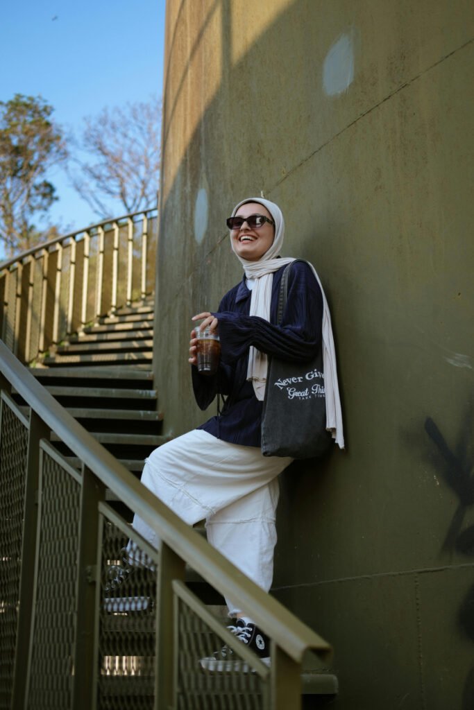 Modest Baggy Jeans Outfit