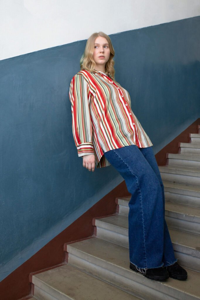 70s Style Wide Leg Jeans Outfit