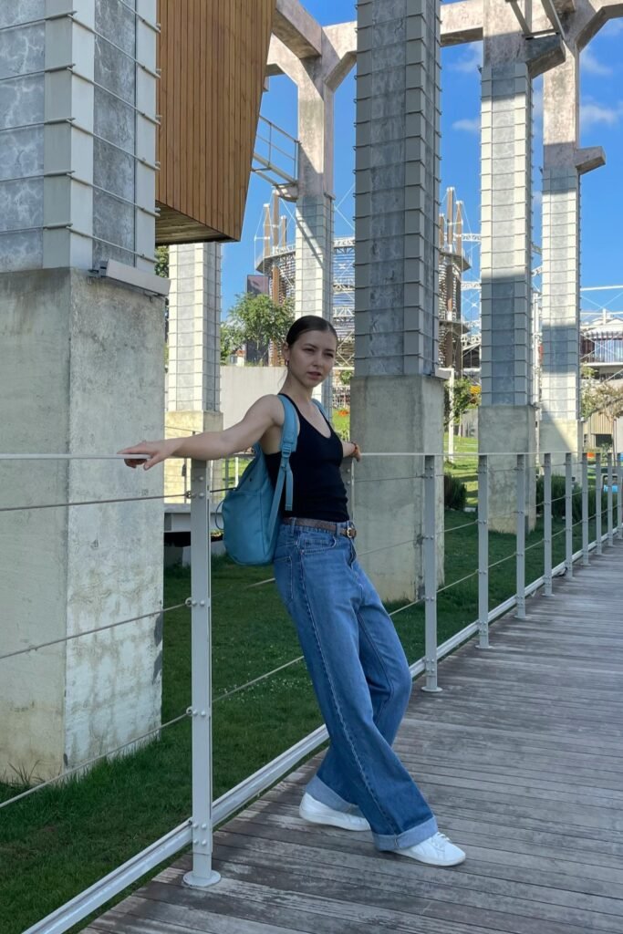 Casual Wide Leg Jeans Outfit