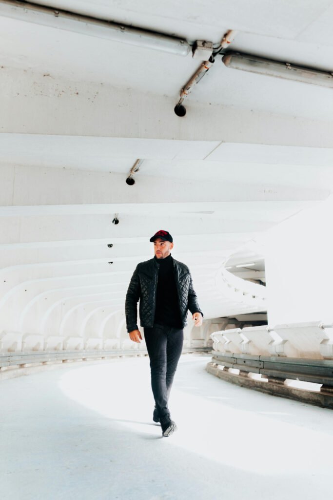 Casual Winter Apt All Black Outfit for Men