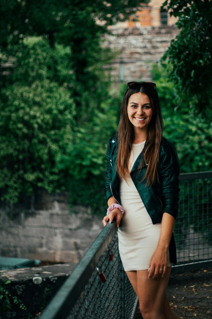 Elegant Chic Leather Jacket Outfit