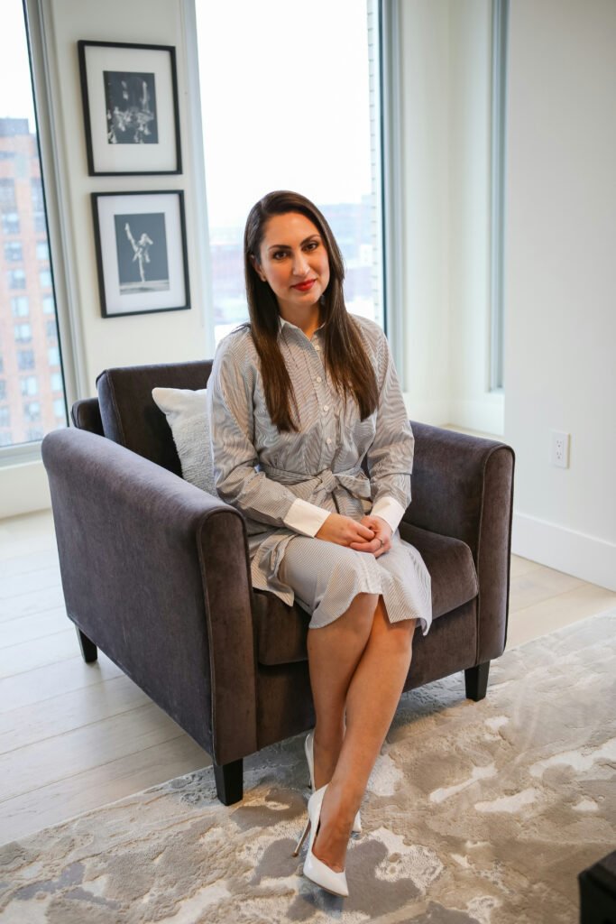 Laid Back and Minimal Spring Work Outfit