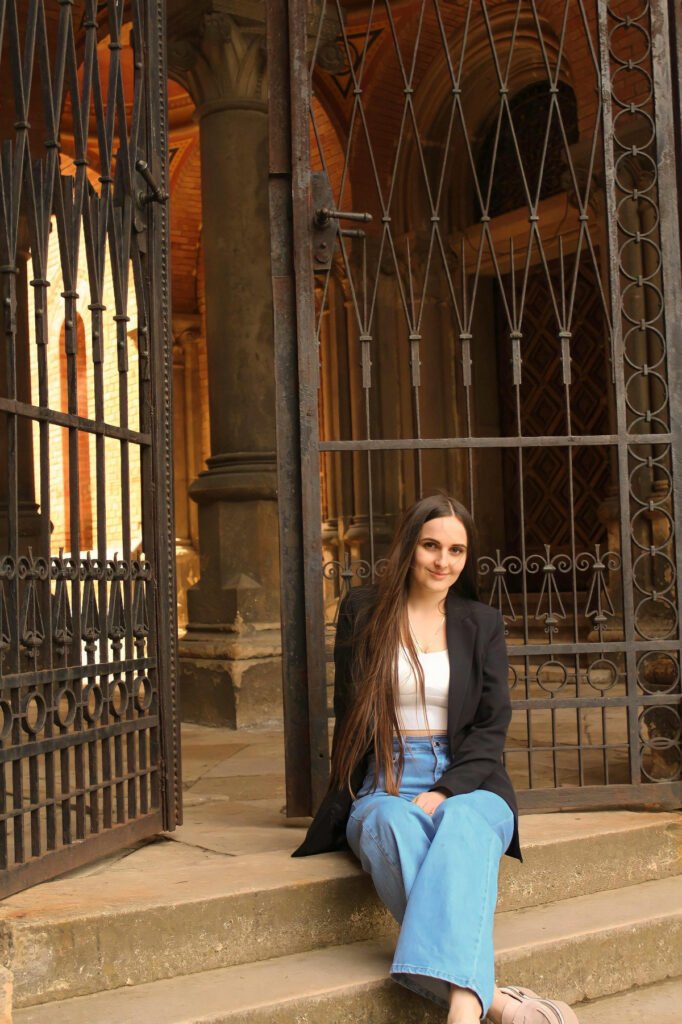 Relaxed Semi-formal Wide Leg Jeans Outfit