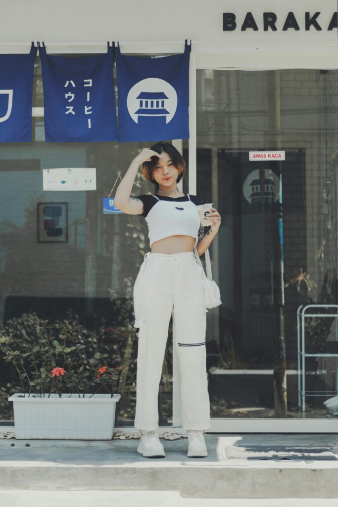 Street Style Black and White Outfit