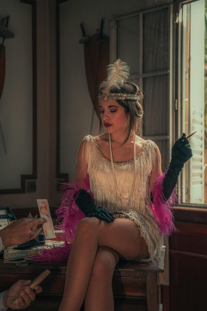 Wide Neck Great Gatsby Outfit