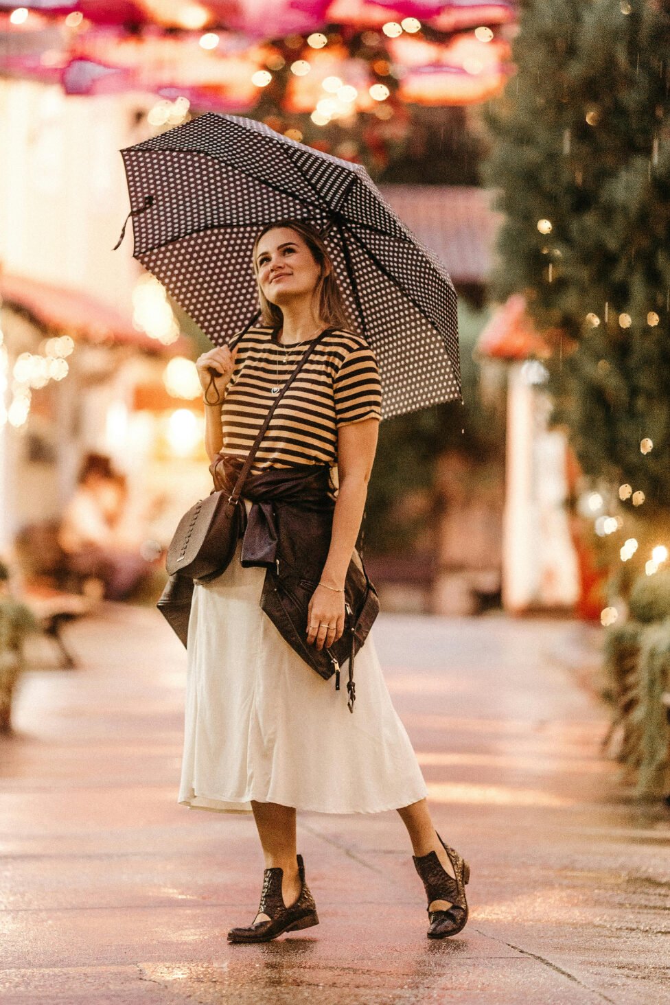 Travel Apt White Skirt Outfit