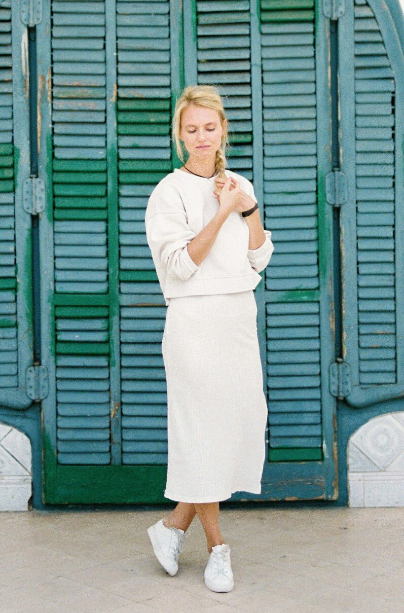 Trip Apt White Skirt Outfit