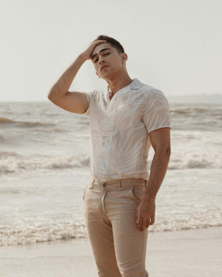 Classy and Fitted Beach Outfit for Men