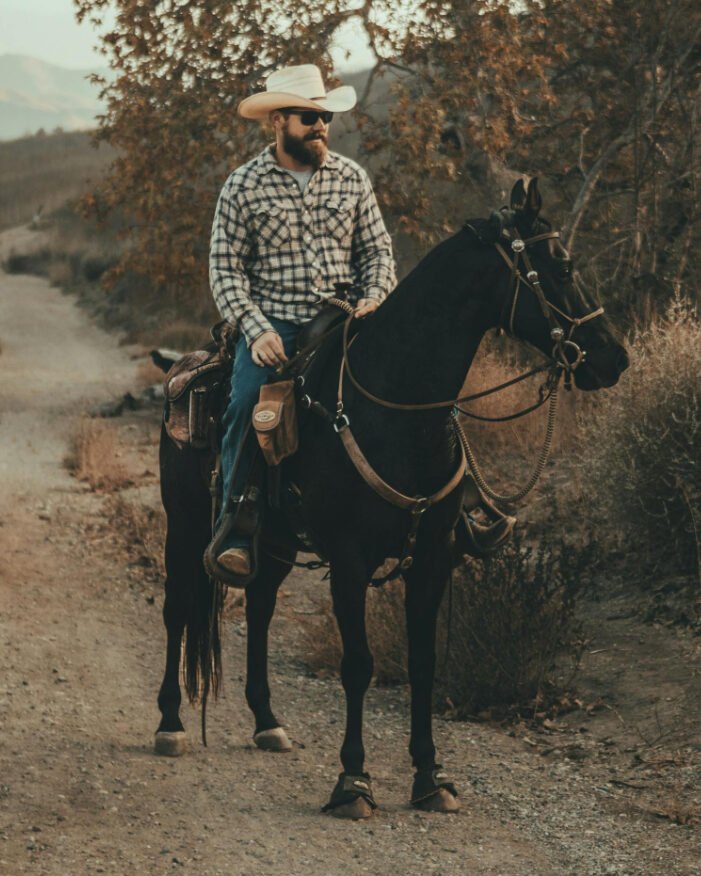 Relaxed Cowboy Outfit for Men